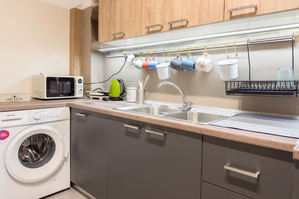 Spacious Urban Apt In The Heart Of Athens Ngoại thất bức ảnh