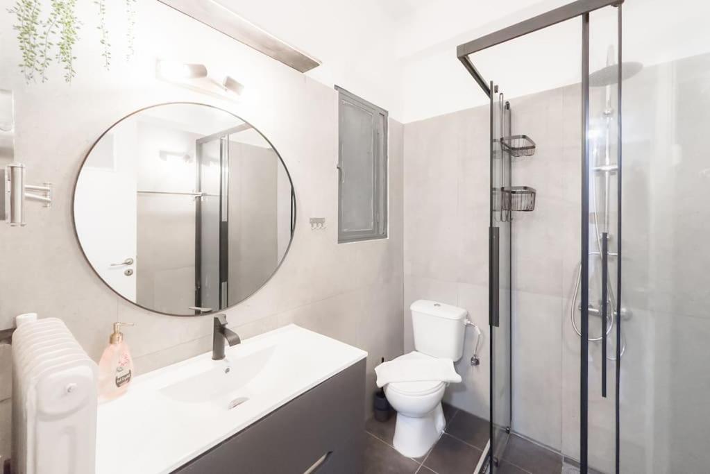 Spacious Urban Apt In The Heart Of Athens Ngoại thất bức ảnh