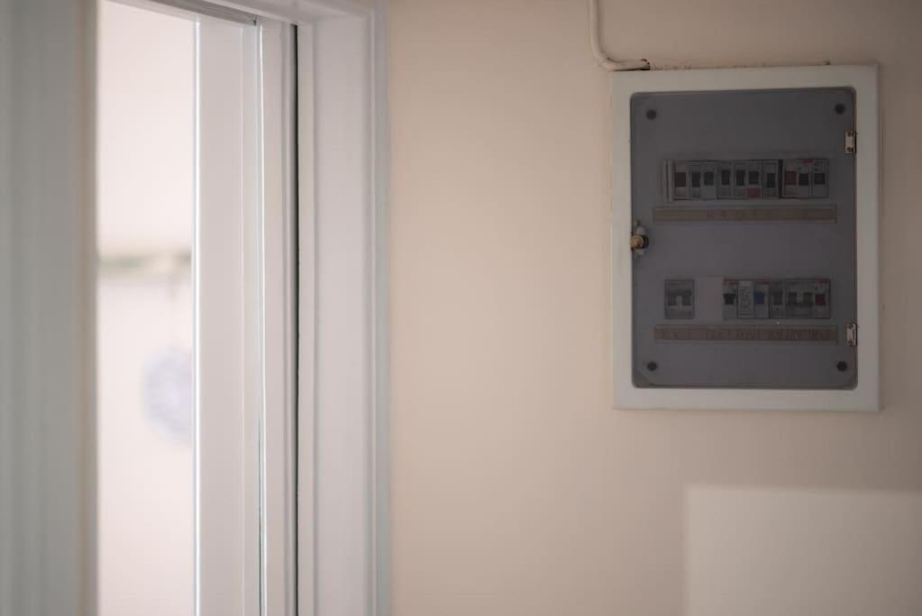 Spacious Urban Apt In The Heart Of Athens Ngoại thất bức ảnh